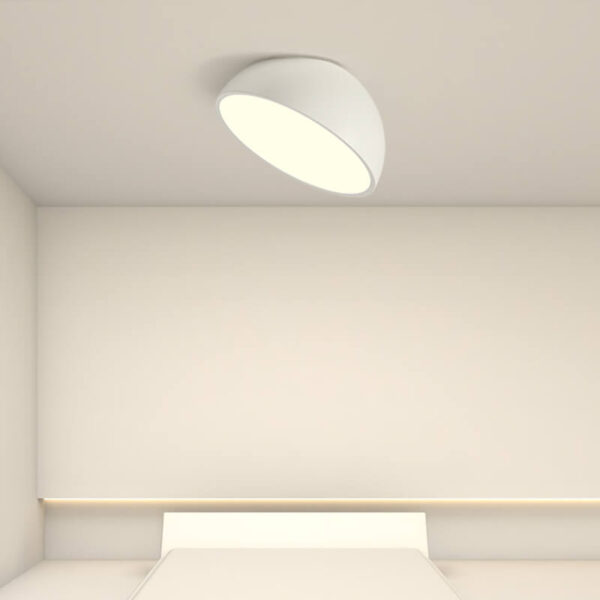plafonieră minimalistă